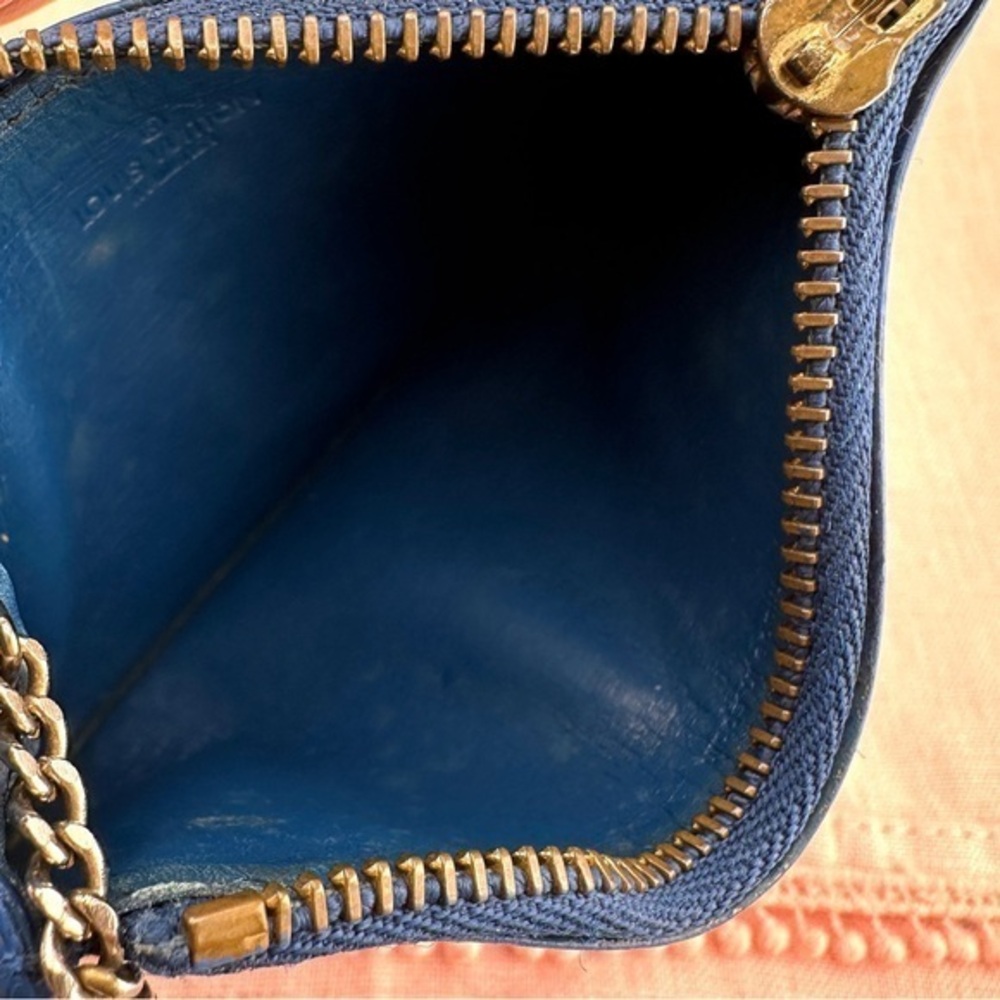 AUTHENTIC Louis Vuitton Epi Key Pouch. Color: Toledo - Picture 10 of 12